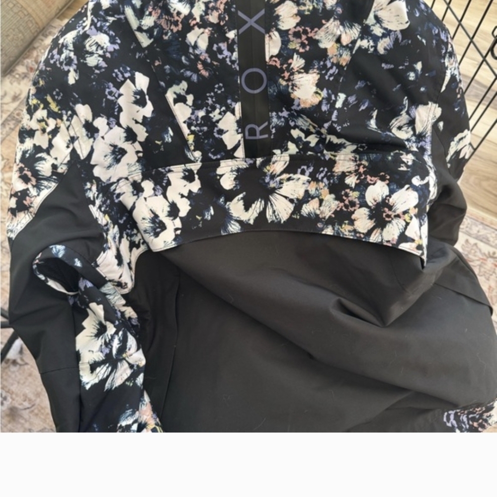Roxy Shelter Jacket Black Floral Print Snow Anorak Style Pullover XS - Picture 3 of 7